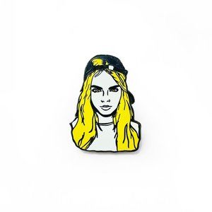 Pin Drop Cara Delevigne enamel pin